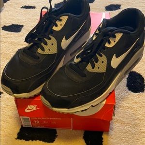 Women’s Nike Air Max 90 Essential